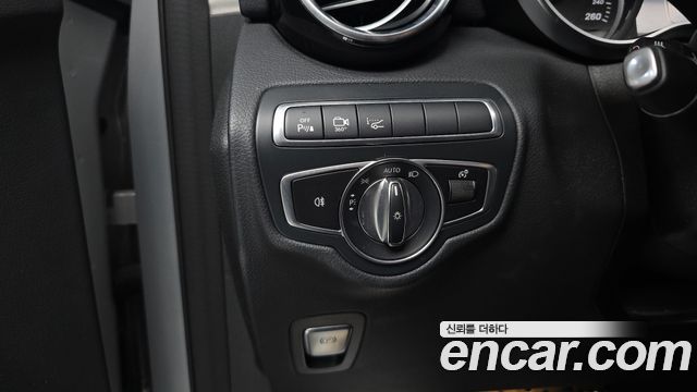 Mercedes-Benz GLC-Class (X253) GLC300 4MATIC AMG Line 2019 — фото 16