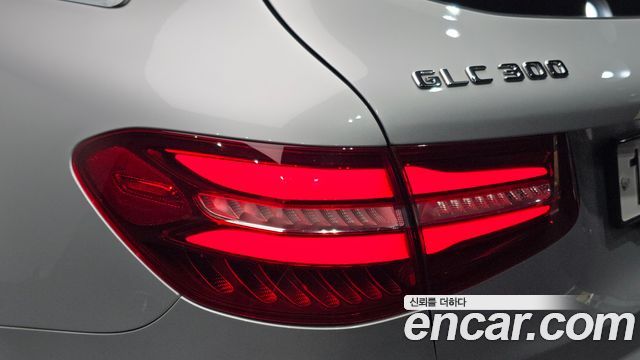 Mercedes-Benz GLC-Class (X253) GLC300 4MATIC AMG Line 2019 — фото 23