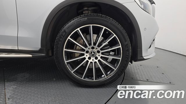 Mercedes-Benz GLC-Class (X253) GLC300 4MATIC AMG Line 2019 — фото 31