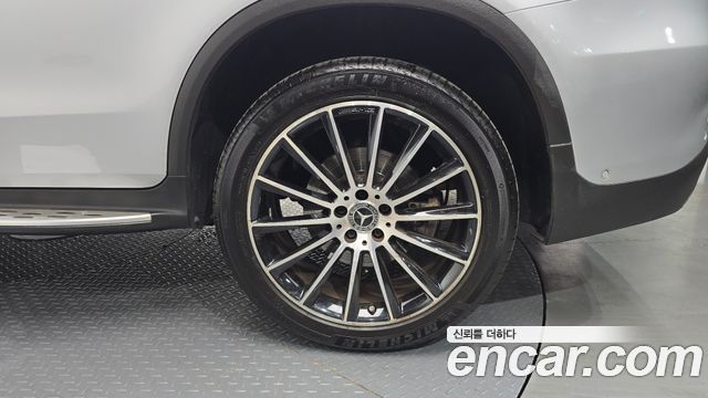 Mercedes-Benz GLC-Class (X253) GLC300 4MATIC AMG Line 2019 — фото 32