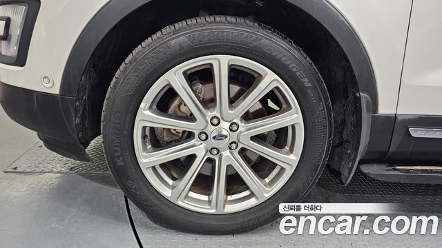 Ford Explorer 2.3 Limited 4WD 5th 2017 — фото 5