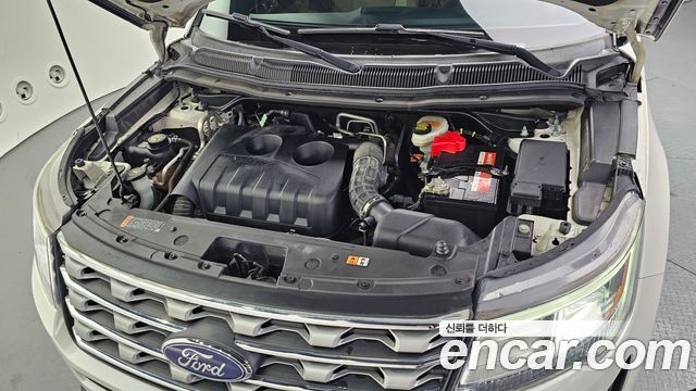 Ford Explorer 2.3 Limited 4WD 5th 2017 — фото 6