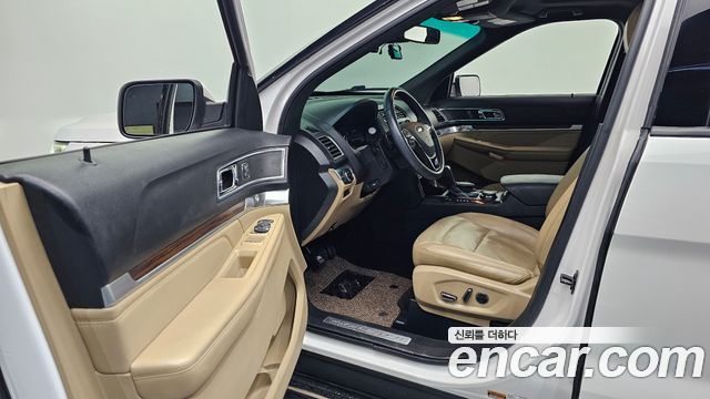 Ford Explorer 2.3 Limited 4WD 5th 2017 — фото 10