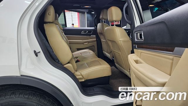 Ford Explorer 2.3 Limited 4WD 5th 2017 — фото 11