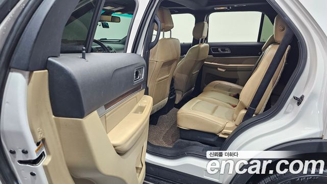 Ford Explorer 2.3 Limited 4WD 5th 2017 — фото 12