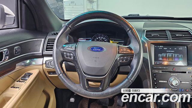 Ford Explorer 2.3 Limited 4WD 5th 2017 — фото 13