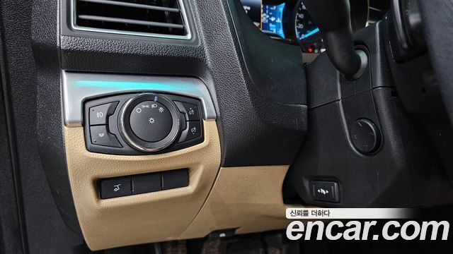 Ford Explorer 2.3 Limited 4WD 5th 2017 — фото 17