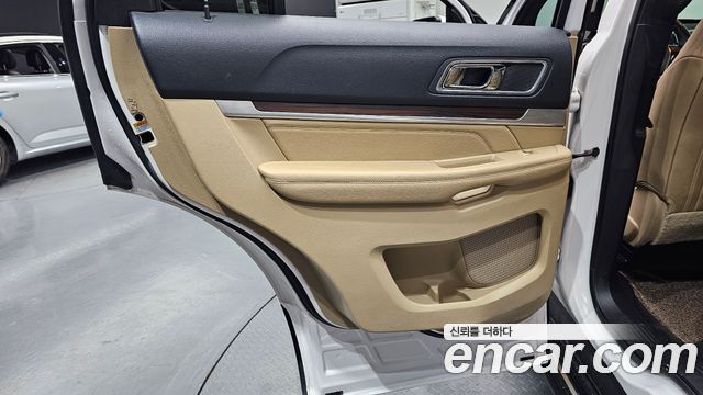 Ford Explorer 2.3 Limited 4WD 5th 2017 — фото 25