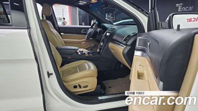 Ford Explorer 2.3 Limited 4WD 5th 2017 — фото 26