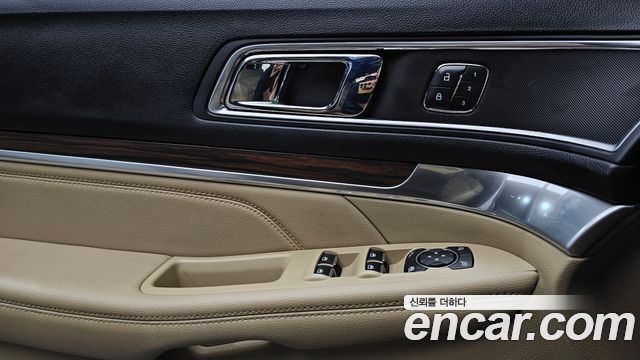 Ford Explorer 2.3 Limited 4WD 5th 2017 — фото 29