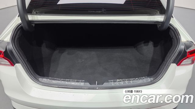 Kia K5 (III) 2.0 Noblesse 2023 — фото 17