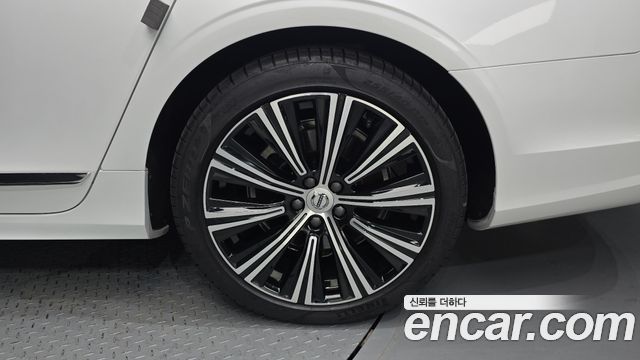 Volvo S90 B5 Ultimate Bright 2024 — фото 21