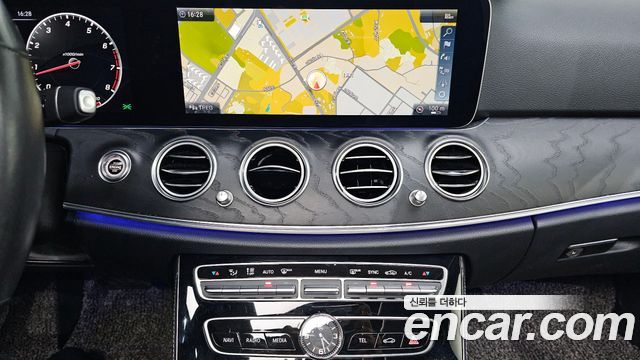 Mercedes-Benz E-Class (W213) E300 4MATIC Avnatgarde 2019 — фото 15