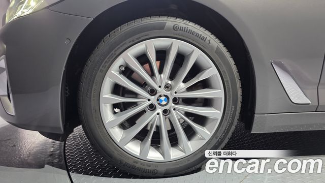 BMW 5 Series (G30) 523d Luxury 2021 — фото 5