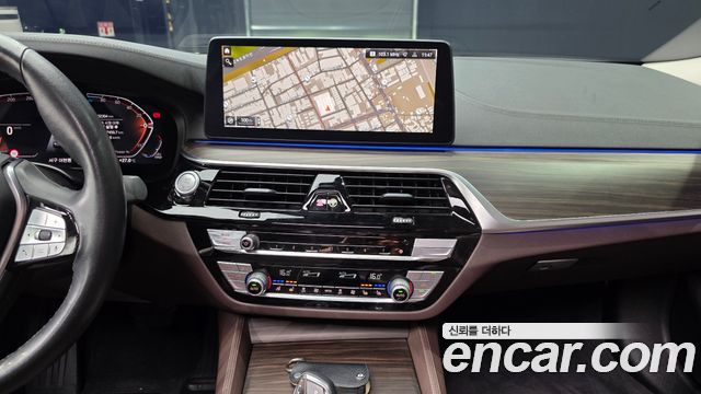 BMW 5 Series (G30) 523d Luxury 2021 — фото 17