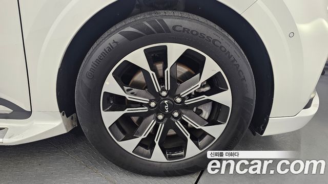 Kia Carnival (IV) Gasoline 4-Seater Hi-Limousine Signature 2022 — фото 5