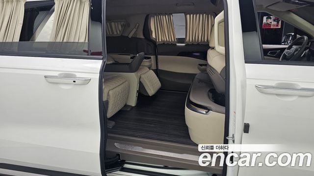 Kia Carnival (IV) Gasoline 4-Seater Hi-Limousine Signature 2022 — фото 12