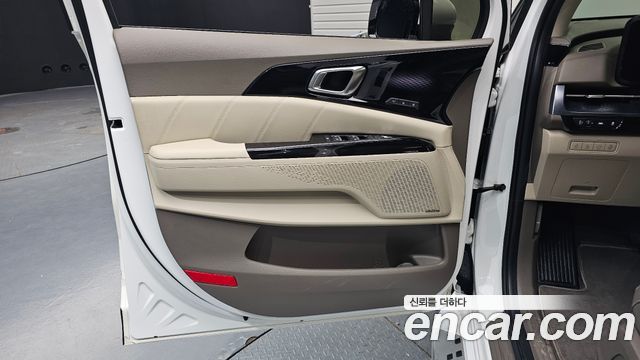 Kia Carnival (IV) Gasoline 4-Seater Hi-Limousine Signature 2022 — фото 24