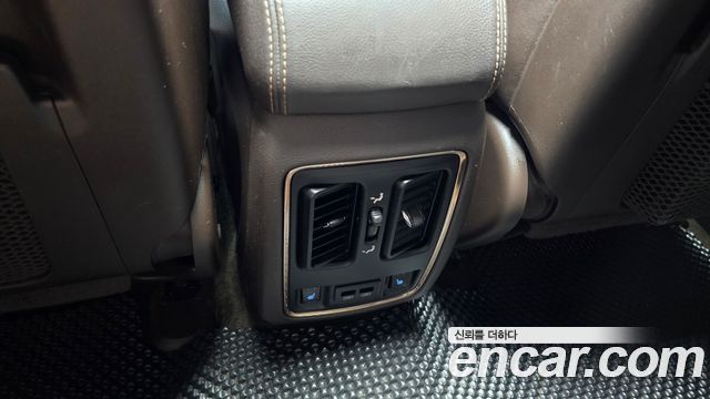 Jeep Grand Cherokee 3.0 Diesel Overland Summit WK2 2015 — фото 16
