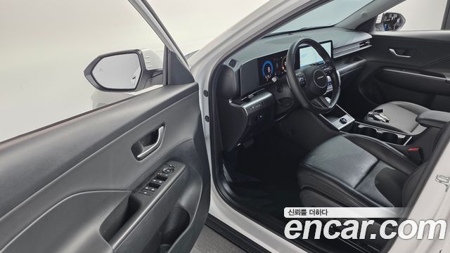 Hyundai Kona (SX2) Gasoline 2.0 2WD Premium 2024 — фото 11