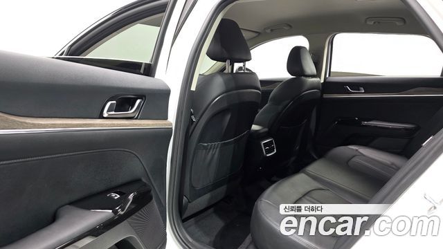 Kia K5 (III) 2.0 Noblesse 2022 — фото 11