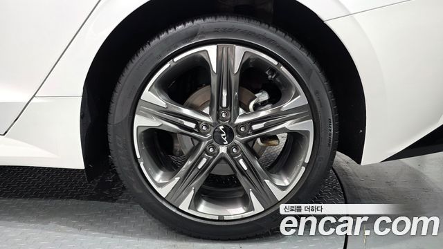 Kia K5 (III) 2.0 Noblesse 2022 — фото 21