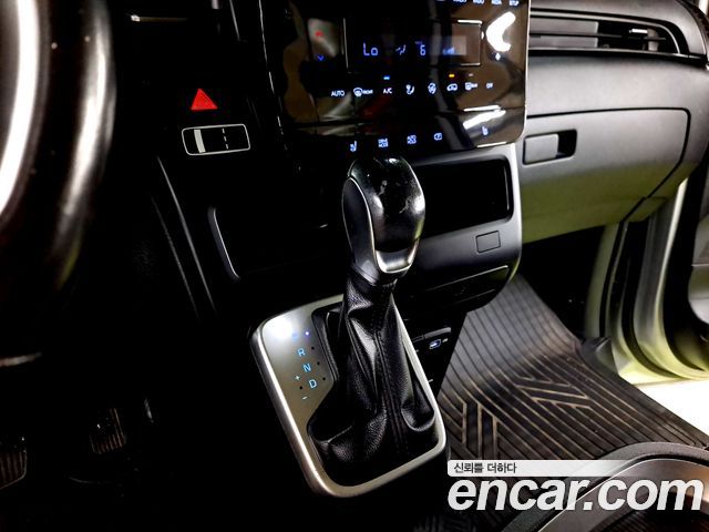 Hyundai Staria Cargo 5-Seater Modern 2022 — фото 9