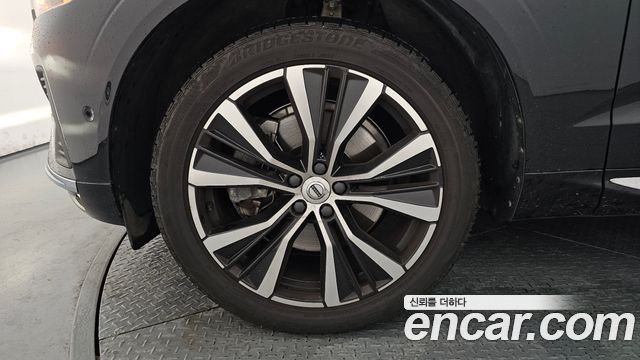 Volvo XC60 (II) B6 Ultimate Bright 2023 — фото 5
