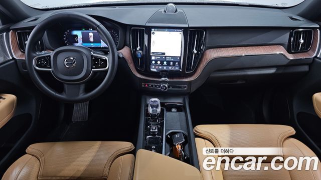 Volvo XC60 (II) B6 Ultimate Bright 2023 — фото 7