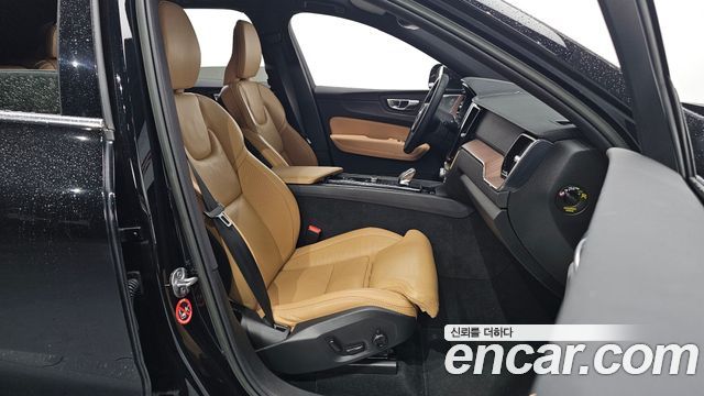 Volvo XC60 (II) B6 Ultimate Bright 2023 — фото 10
