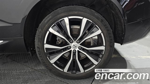 Volvo XC60 (II) B6 Ultimate Bright 2023 — фото 21