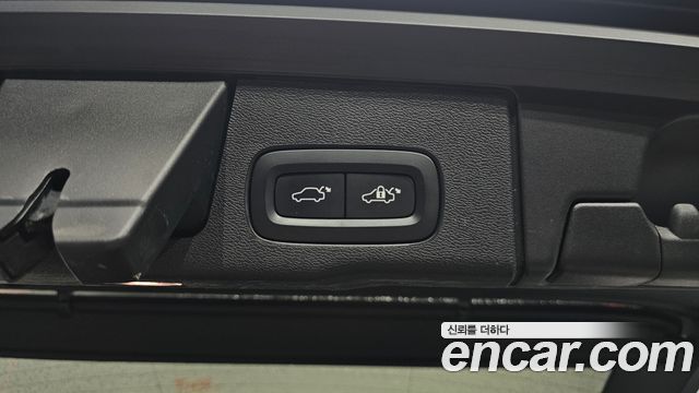 Volvo XC60 (II) B6 Ultimate Bright 2023 — фото 35