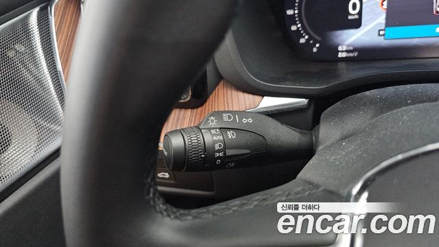 Volvo XC60 (II) B6 Ultimate Bright 2023 — фото 36