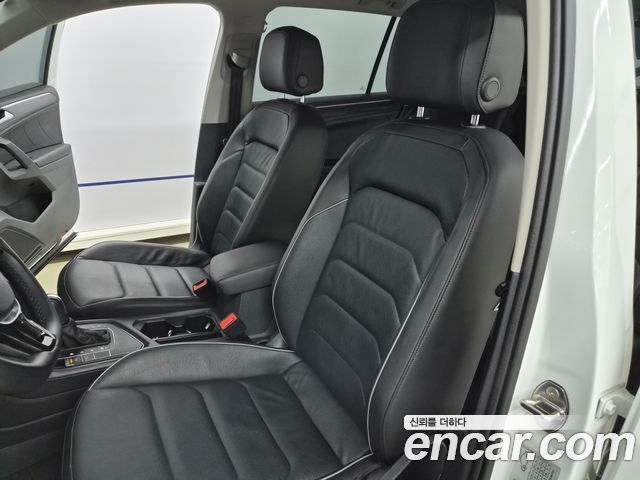 Volkswagen Tiguan (II) 2.0 TDI Premium 2020 — фото 24