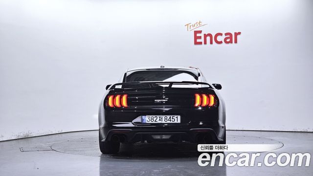Ford Mustang GT Coupe 2019 — фото 4