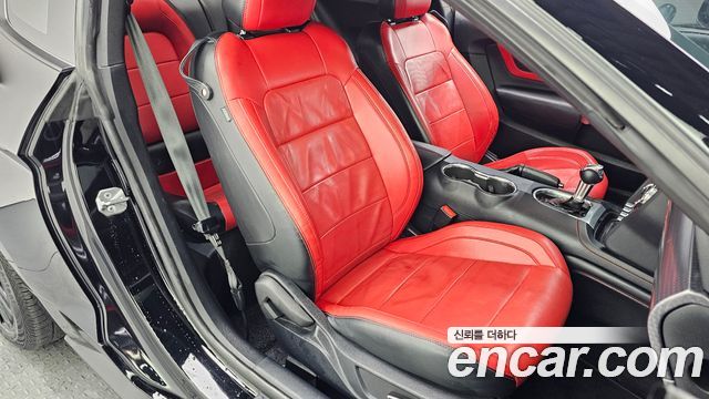 Ford Mustang GT Coupe 2019 — фото 16