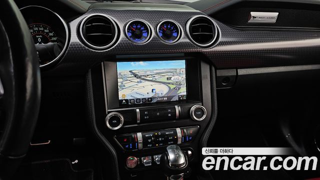 Ford Mustang GT Coupe 2019 — фото 18