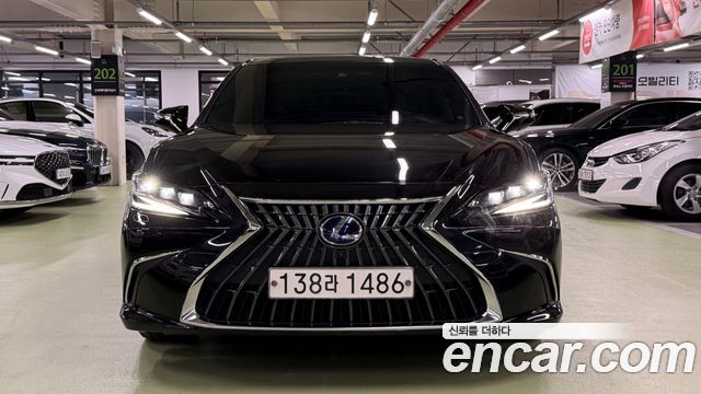 Lexus ES300h (VII) Executive 2022 — фото 2