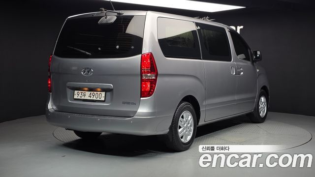 Hyundai Grand Starex Van 3-Seater Smart 2021 — фото 2