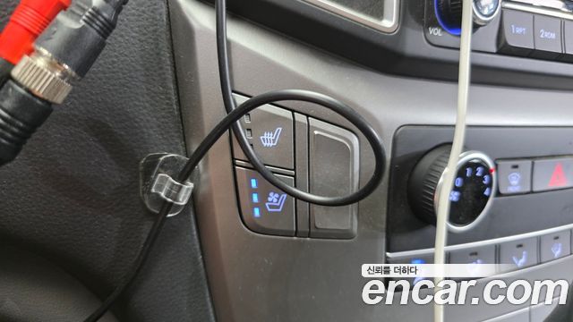 Hyundai Grand Starex Van 3-Seater Smart 2021 — фото 16