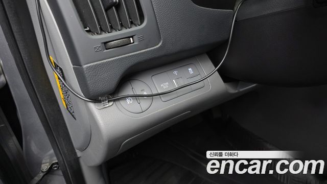 Hyundai Grand Starex Van 3-Seater Smart 2021 — фото 18
