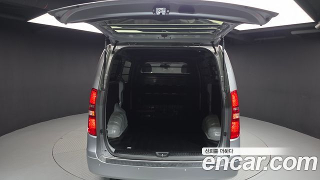 Hyundai Grand Starex Van 3-Seater Smart 2021 — фото 20