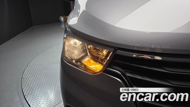 Hyundai Grand Starex Van 3-Seater Smart 2021 — фото 22