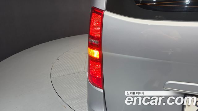 Hyundai Grand Starex Van 3-Seater Smart 2021 — фото 23