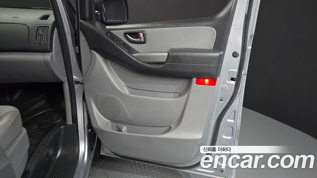 Hyundai Grand Starex Van 3-Seater Smart 2021 — фото 24