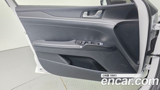 Kia K5 (III) 2.0 Prestige 2023 — фото 30