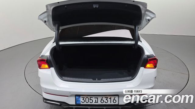 Kia K5 (III) 2.0 Prestige 2023 — фото 38