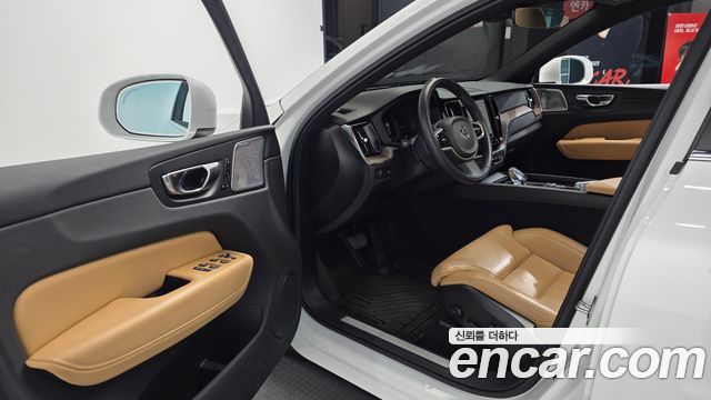 Volvo XC60 (II) B5 Inscription 2022 — фото 10