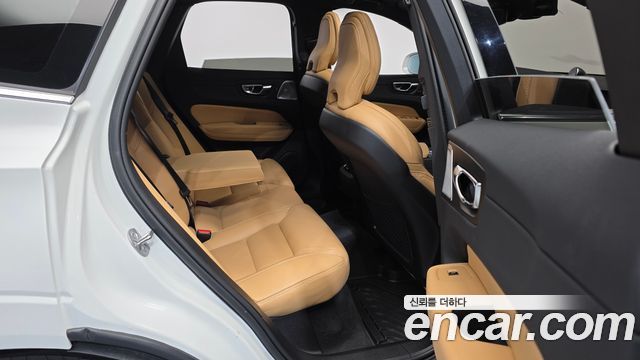 Volvo XC60 (II) B5 Inscription 2022 — фото 12