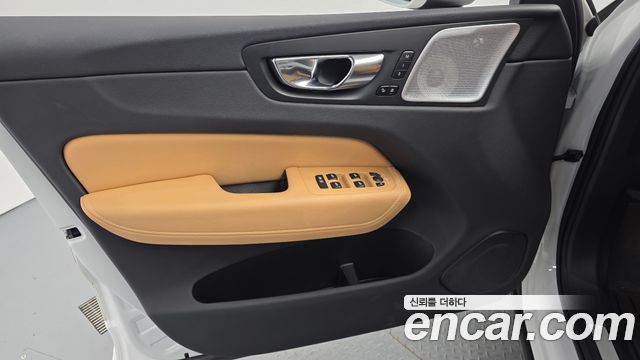 Volvo XC60 (II) B5 Inscription 2022 — фото 24